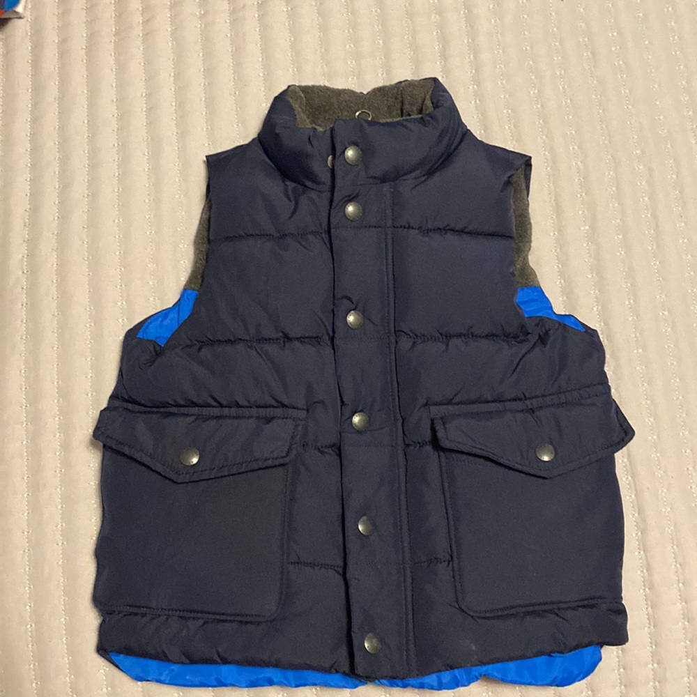 Gap kids vest size 4t. Excellent condition
